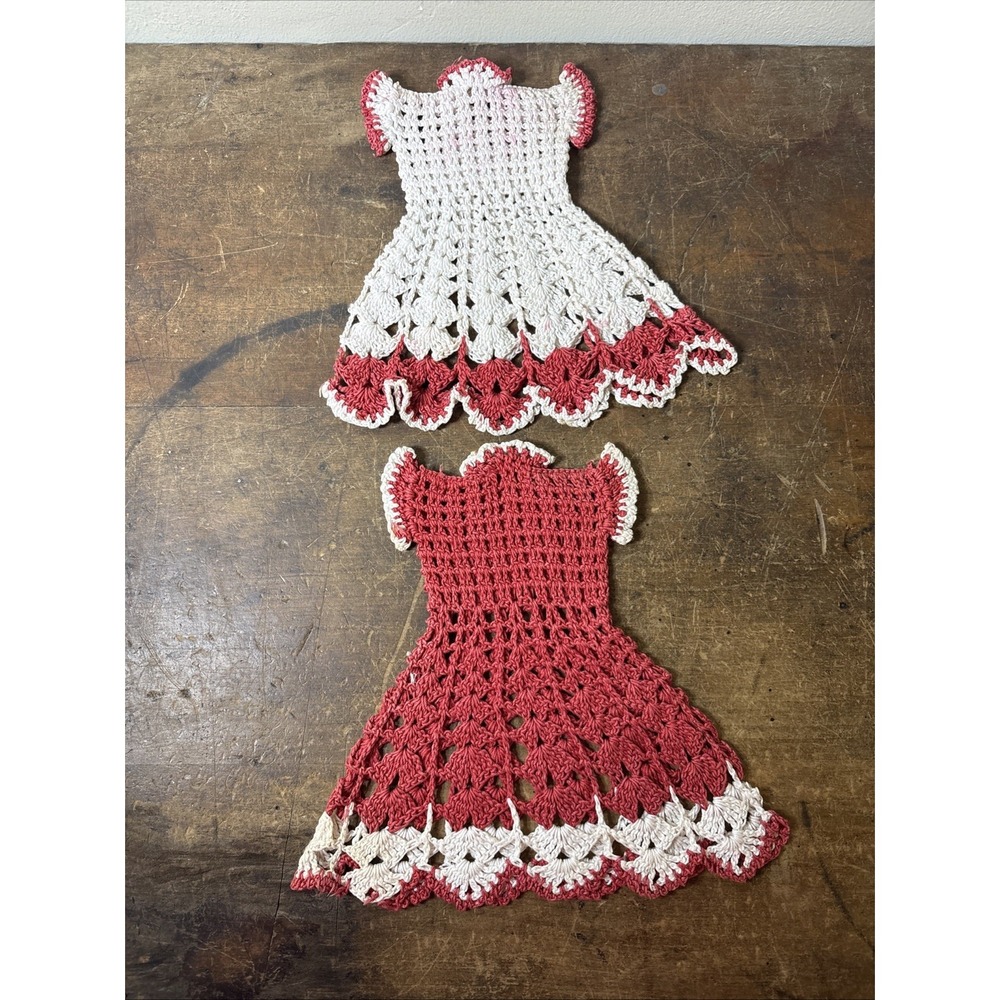 Set 2 Vtg Handmade Dress Pot Holders Heat Pads Red White Crochet Cottage Core